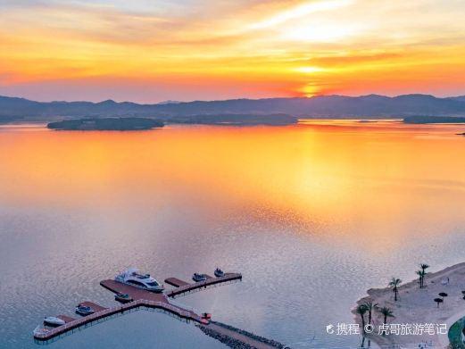 白鹤湖名胜风景区