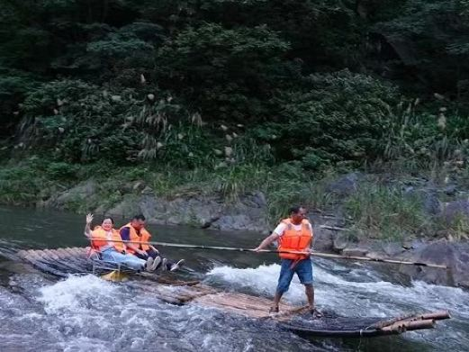 丽江竹筏漂流